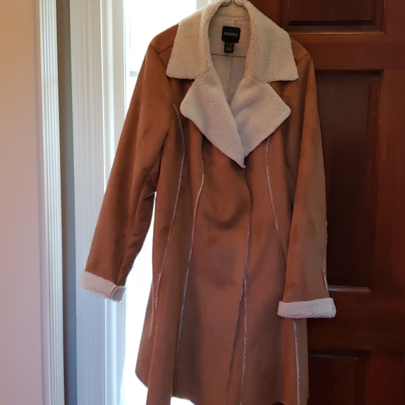 Coat - Picture 2 of 5